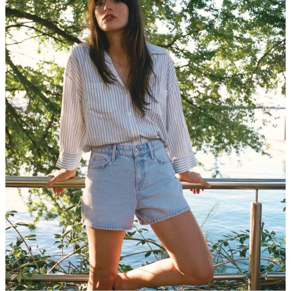 Zara Mom Denim Shorts Light Wash Mid Rise Rigid Jean Shorts Size 6 EUC